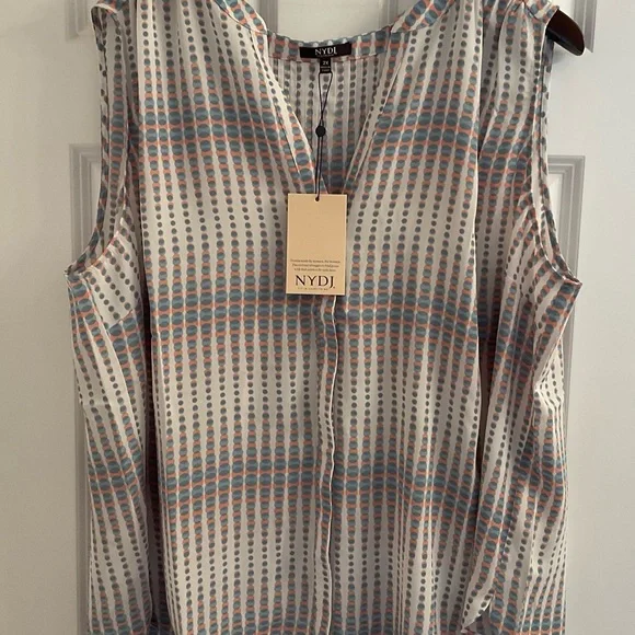 NYDJ Sleeveless Pintuck Blouse - NWT - Size 2X - Azure Oracle - Picture 2 of 9